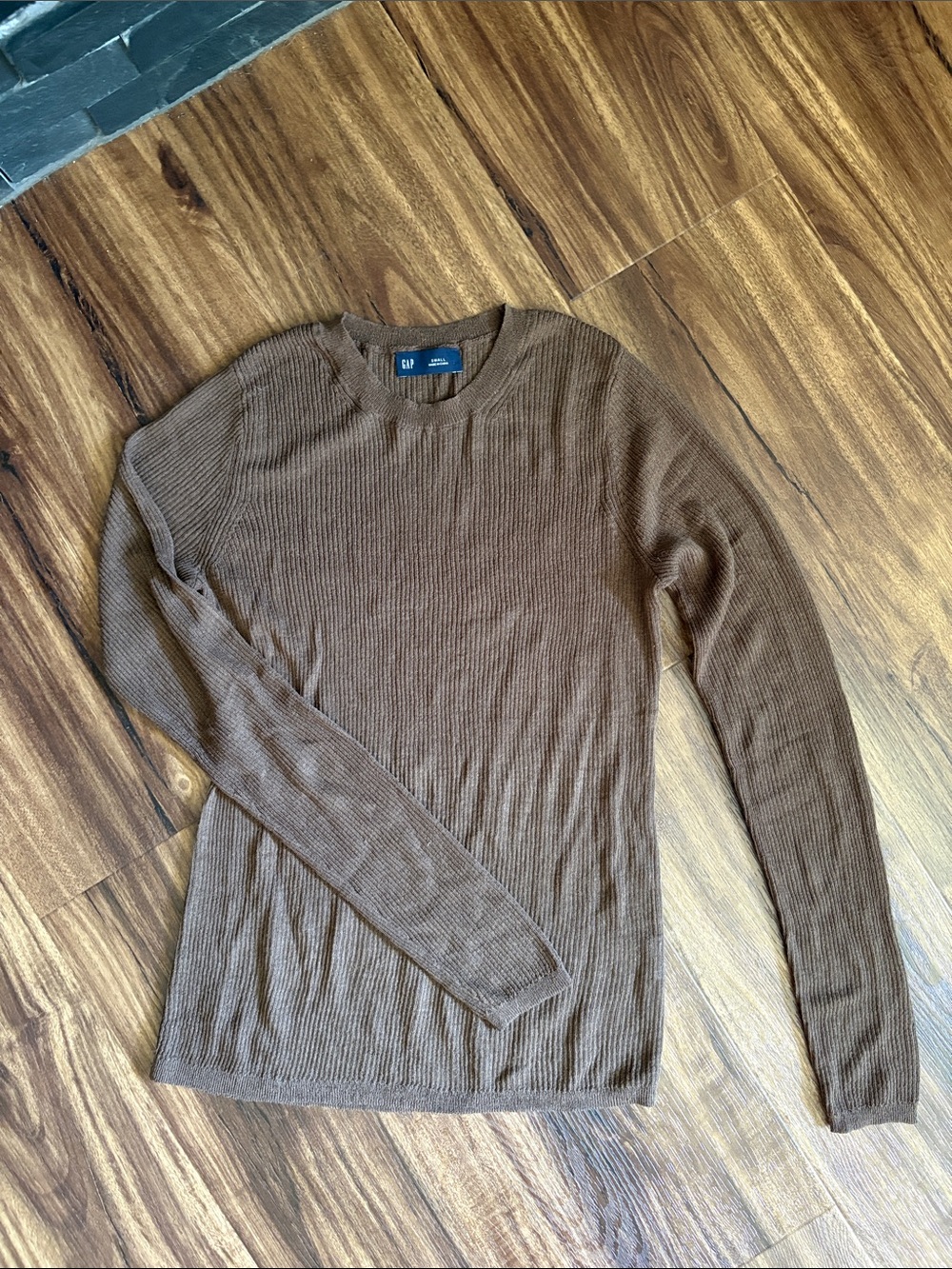 GAP women’s Chocolate Brown Ribbed Crewneck Sweater